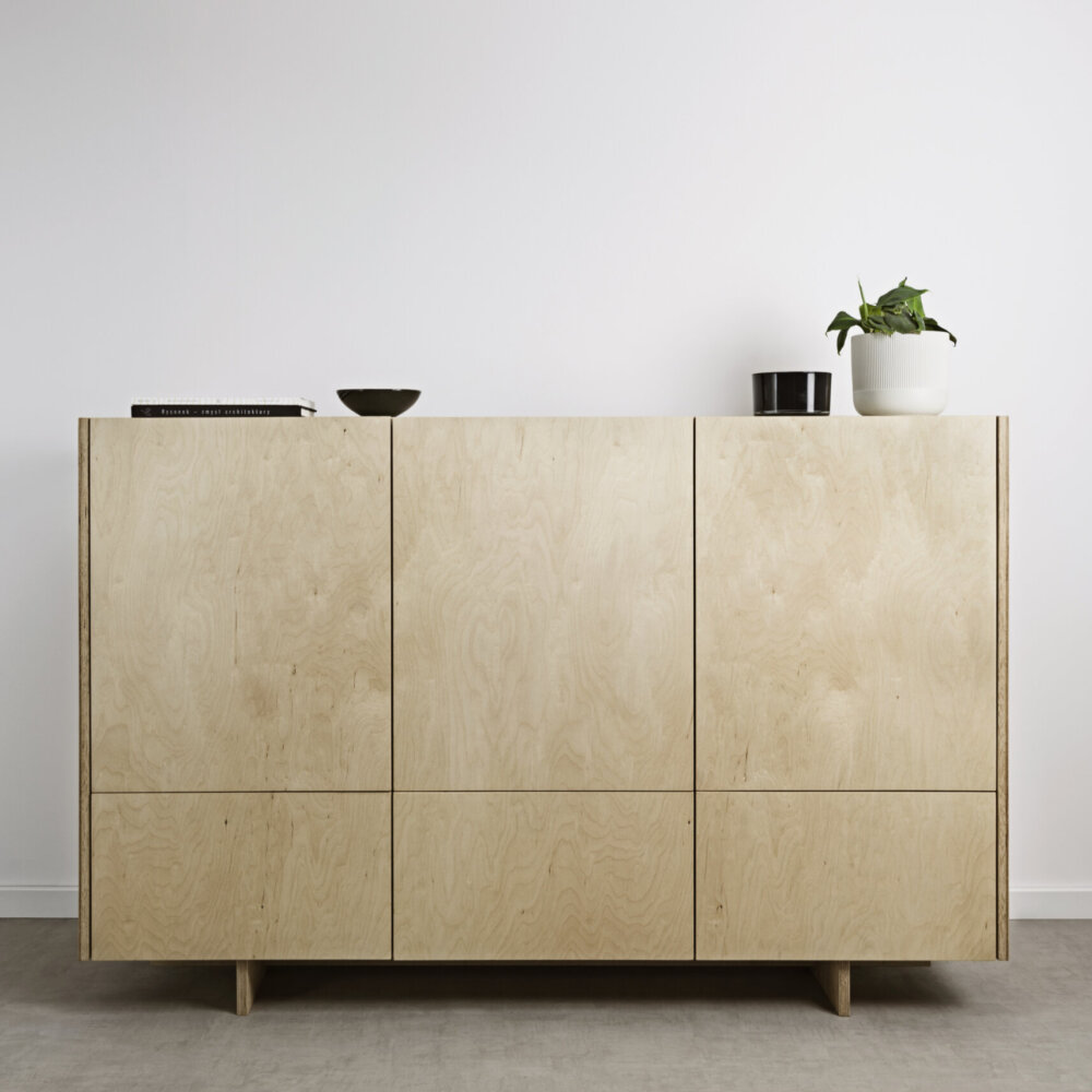 Wysoka komoda ze sklejki - fronty i szuflady